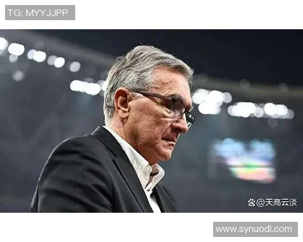 克瑞斯抵达北京或将担任国足选帅顾问助力球队发展 克瑞斯抵达北京或将担任国足选帅顾问助力球队发展